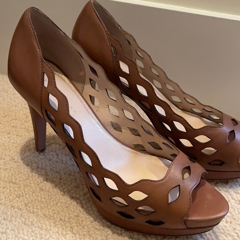 Ellie Tahari heels